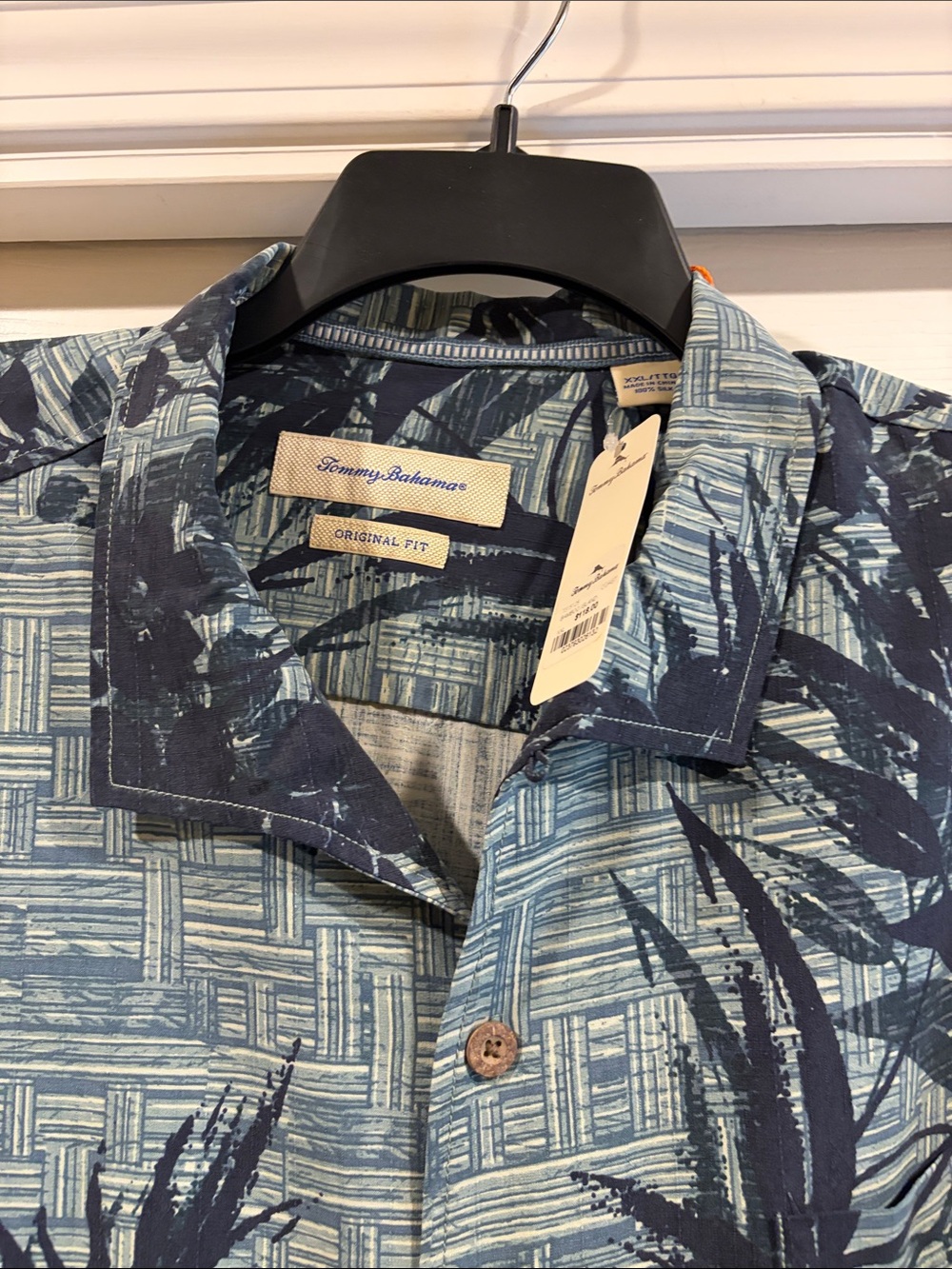 Tommy Bahama Light Blue and Navy Tropical Button-Down Shirt Silk NWT size XXL - Picture 3 of 6